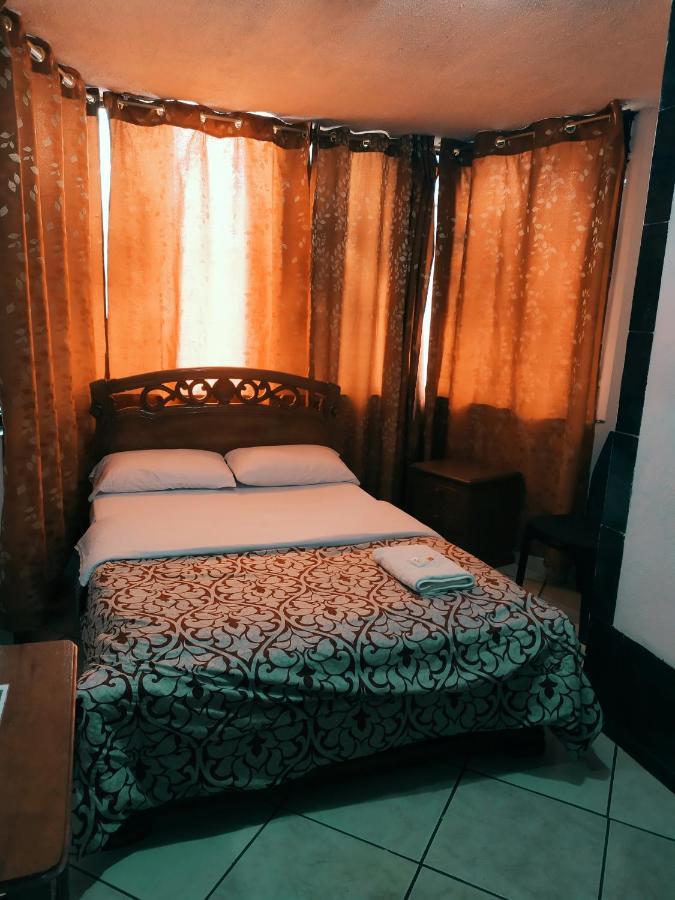 Hostal Ajavi del Sur Quito Esterno foto