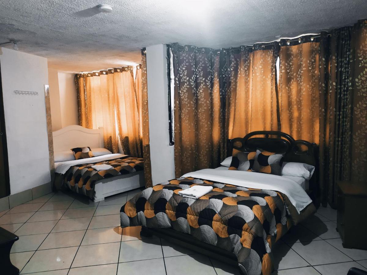 Hostal Ajavi del Sur Quito Esterno foto