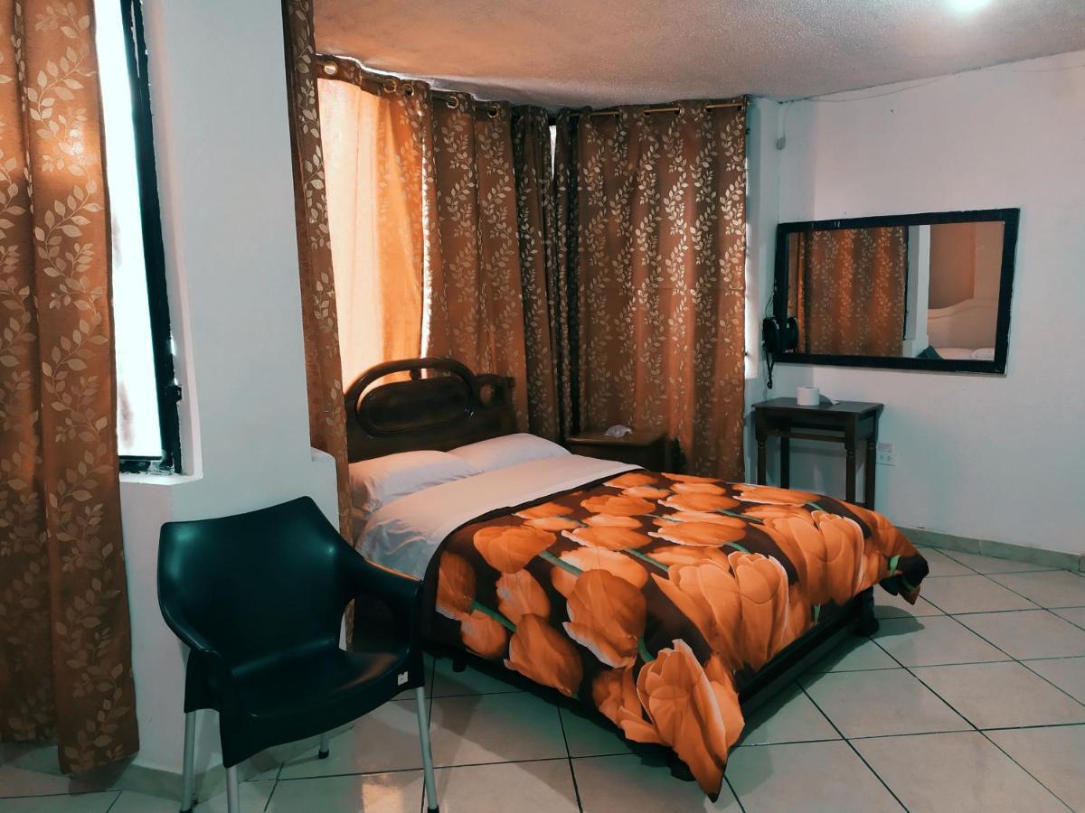Hostal Ajavi del Sur Quito Esterno foto